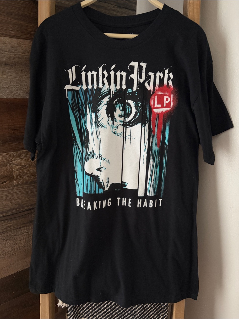 🆕 Linkin Park 'Breaking the Habit' Band Tee
